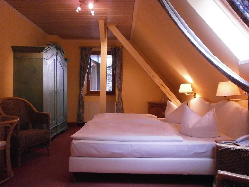 Gasthof Und Landhotel Zur Ausspanne Klipphausen Номер фото