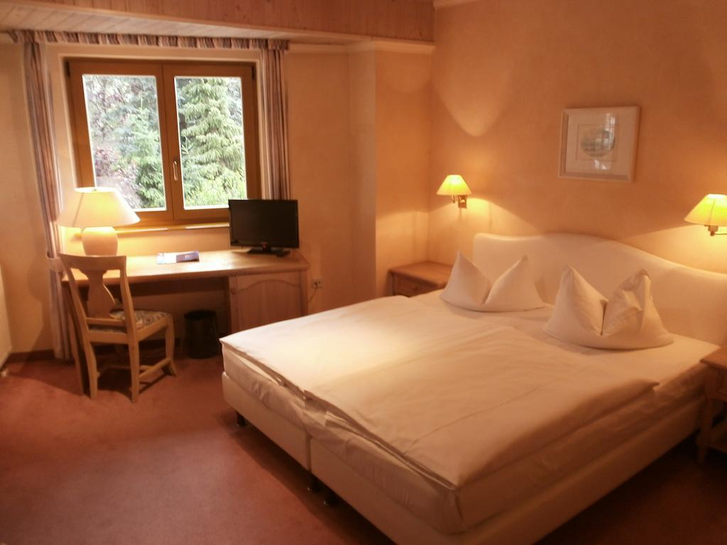 Gasthof Und Landhotel Zur Ausspanne Klipphausen Номер фото