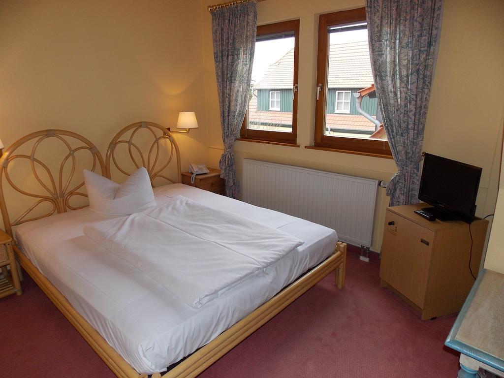 Gasthof Und Landhotel Zur Ausspanne Klipphausen Номер фото